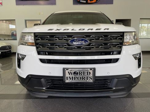 Used 2019 Ford Explorer XLT w/ Equipment Group 202A AWD/4WD image 8