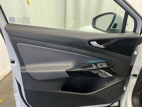 Used 2022 Volkswagen ID.4 Pro image 9