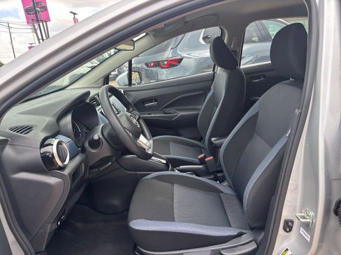 Used 2025 Nissan Versa SV FWD image 24
