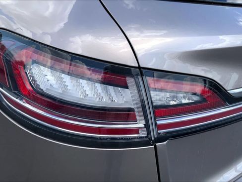 Used 2021 Lincoln Nautilus FWD w/ Equipment Group 101A image 28