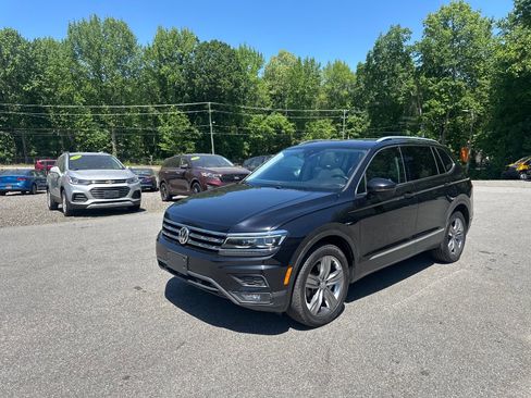 Used 2018 Volkswagen Tiguan SEL Premium image 3