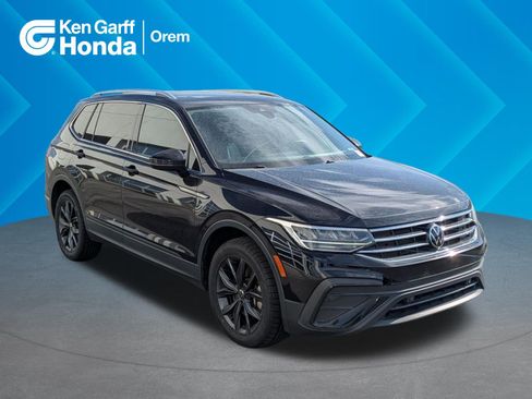 Used 2022 Volkswagen Tiguan SE AWD/4WD image 1