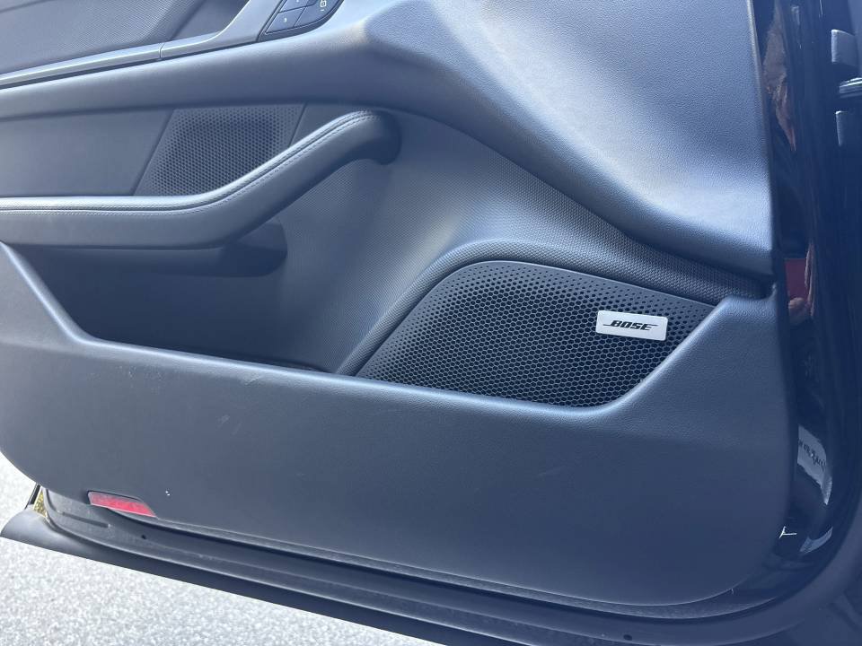 Certified 2025 Porsche Taycan w/ Premium Package RWD image 27