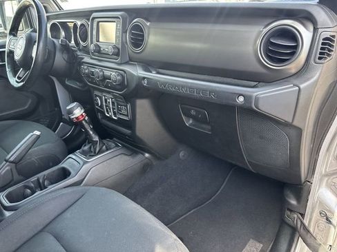 Used 2018 Jeep Wrangler Unlimited Sport S image 14