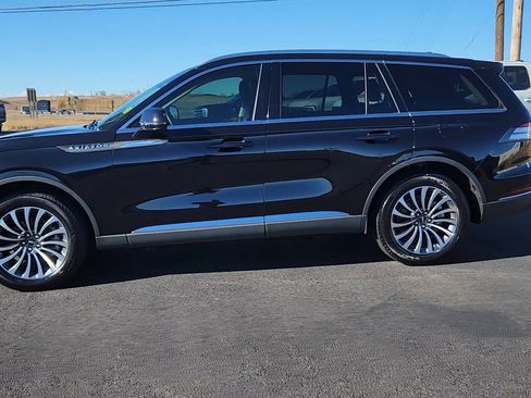 Used 2024 Lincoln Aviator AWD w/ Premium Package image 2