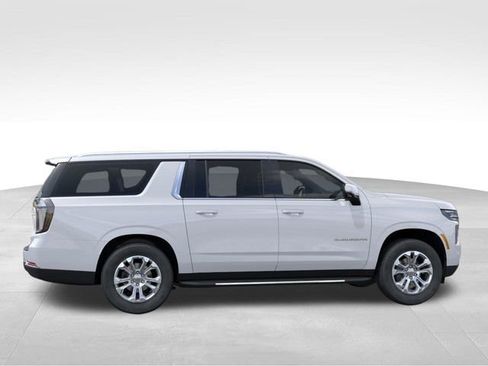 New 2026 Chevrolet Suburban LT AWD/4WD image 5