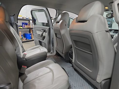 Used 2017 GMC Acadia Limited SLT FWD image 11
