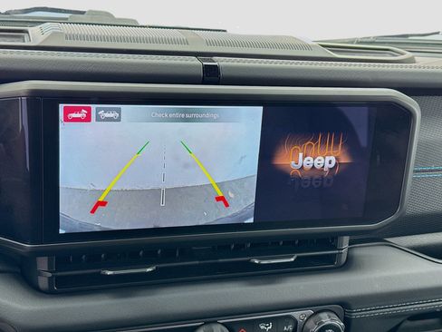 Used 2024 Jeep Wrangler Unlimited Rubicon 4xe image 10