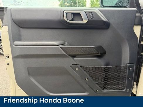 Used 2025 Ford Bronco Badlands AWD/4WD image 14