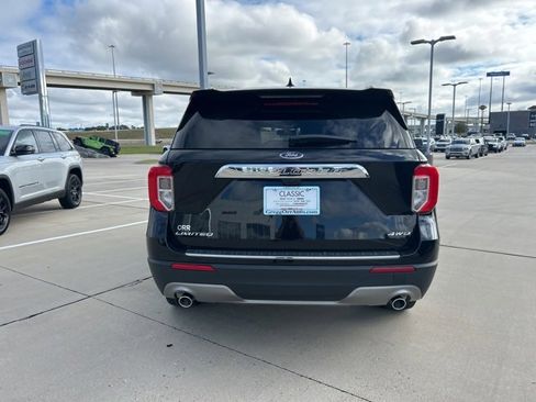 Used 2023 Ford Explorer Limited w/ Equipment Group 301A image 7