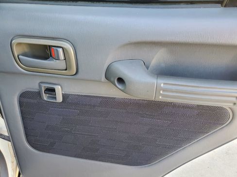 Used 1997 Toyota RAV4 2WD 4-Door image 25