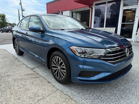 Used 2019 Volkswagen Jetta SE FWD image 3