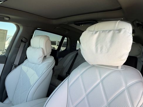 New 2025 Mercedes-Benz Maybach EQS 680 4MATIC image 18