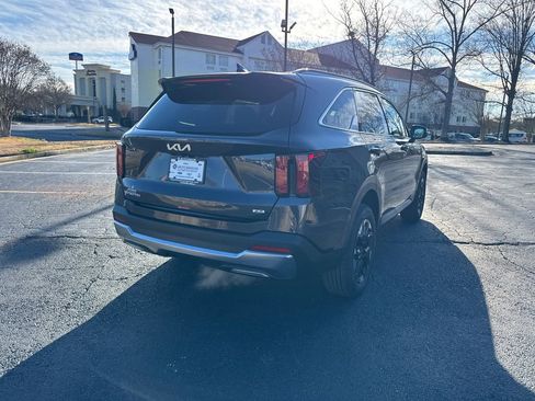 New 2026 Kia Sorento S image 3
