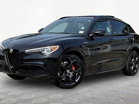 Used 2023 Alfa Romeo Stelvio Veloce AWD/4WD image 3