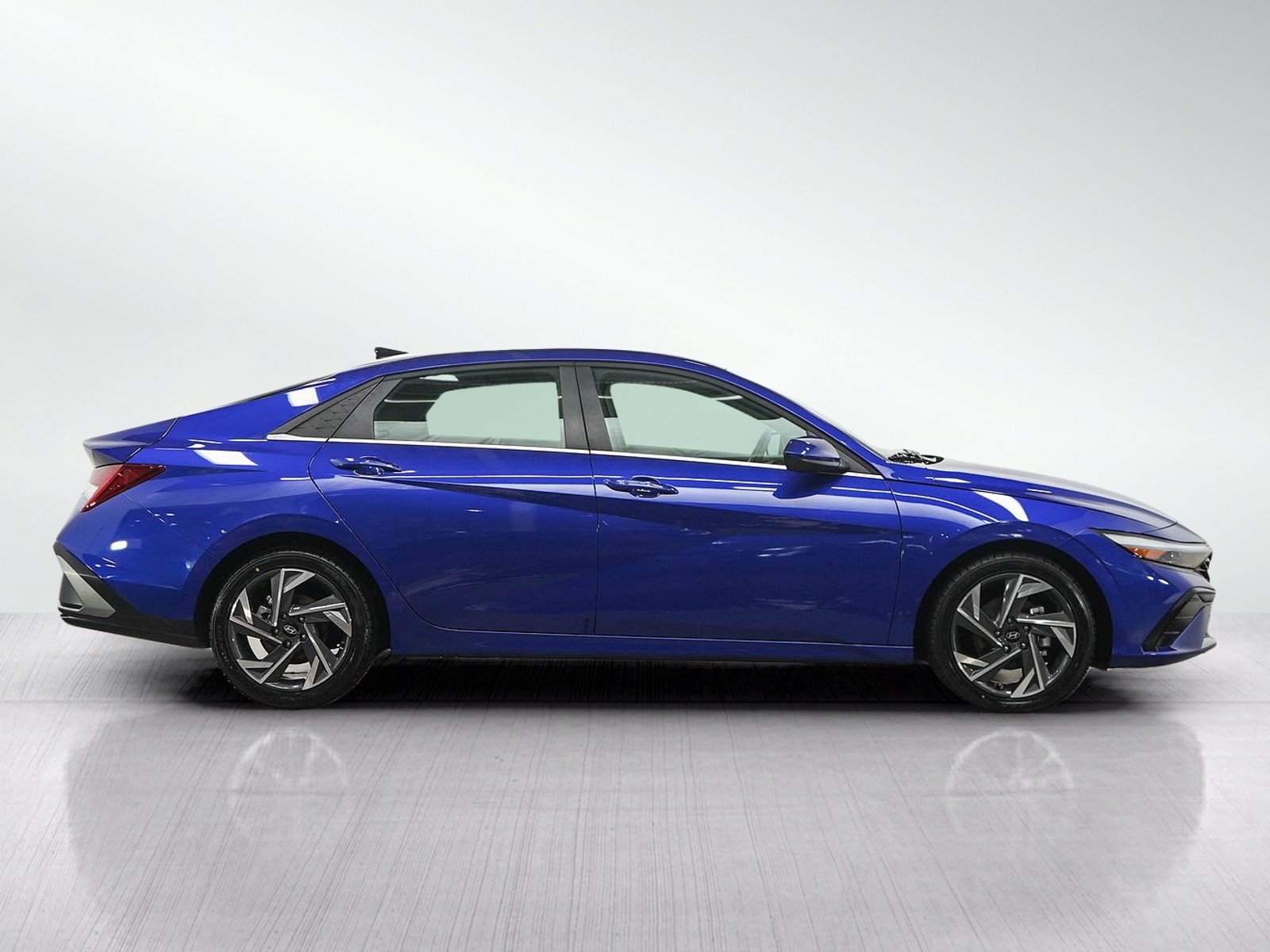 Used 2025 Hyundai Elantra SEL FWD image 6