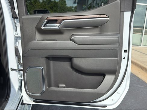 Used 2026 GMC Sierra 1500 SLT AWD/4WD image 34