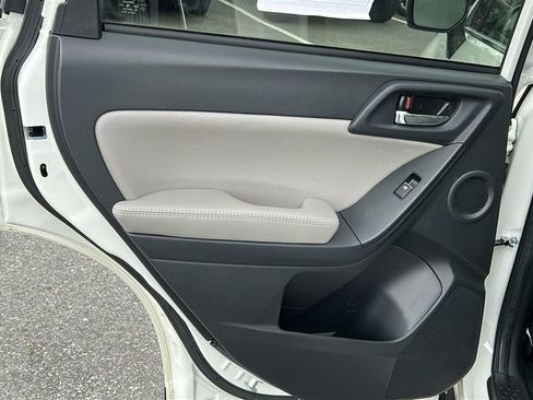 Used 2017 Subaru Forester 2.5i Limited AWD/4WD image 23