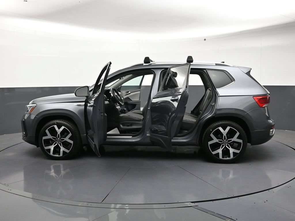 Used 2023 Volkswagen Taos SEL AWD/4WD image 35