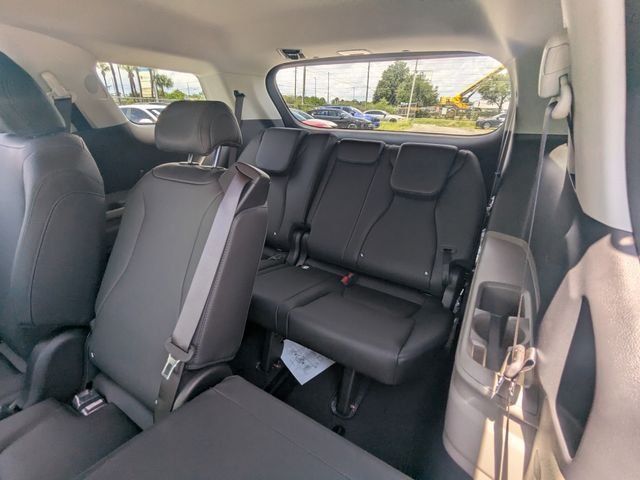 New 2026 Kia Carnival FWD image 14
