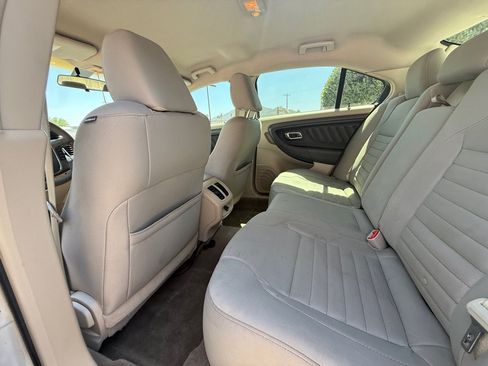 Used 2011 Ford Taurus SE FWD image 32