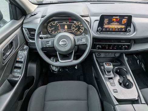 Used 2024 Nissan Rogue S FWD image 16