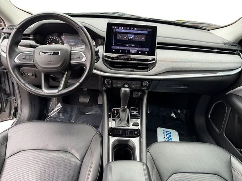 Used 2022 Jeep Compass Latitude image 10