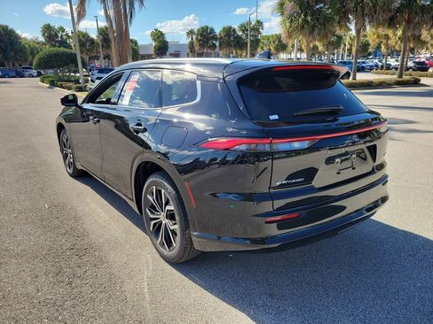 New 2026 Toyota Crown Signia XLE image 4