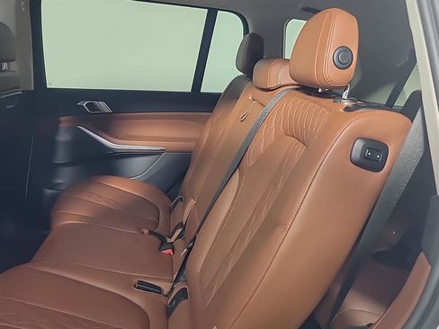 Used 2022 BMW X7 xDrive40i w/ Luxury Seating Package image 22