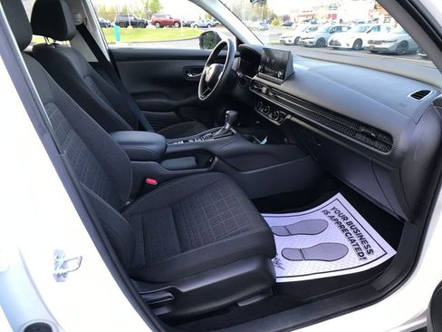 Certified 2023 Honda HR-V LX image 30