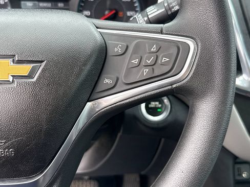 Used 2018 Chevrolet Equinox LS AWD/4WD image 16
