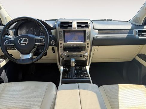 Used 2020 Lexus GX 460 Luxury w/ Accessory Package AWD/4WD image 10
