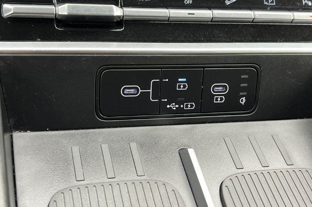 Used 2025 Hyundai Santa Fe SEL AWD/4WD image 37