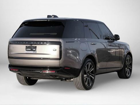 Used 2023 Land Rover Range Rover SE image 6
