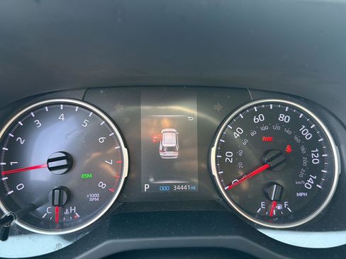 Used 2020 Toyota RAV4 XLE w/ Convenience Package image 8