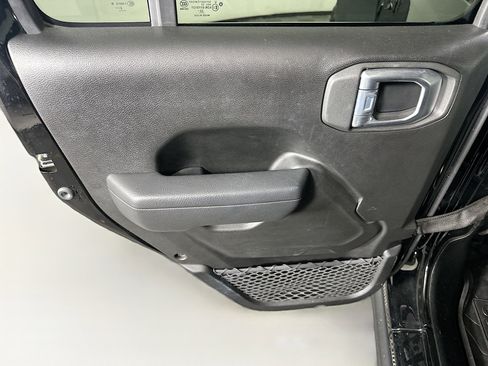 Used 2023 Jeep Wrangler Unlimited image 25