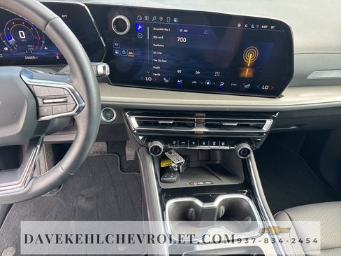 Used 2024 Chevrolet Traverse LT w/ Midnight/Sport Edition image 11