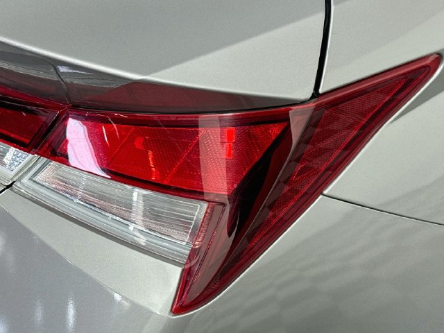 Used 2021 Hyundai Elantra SEL FWD image 31