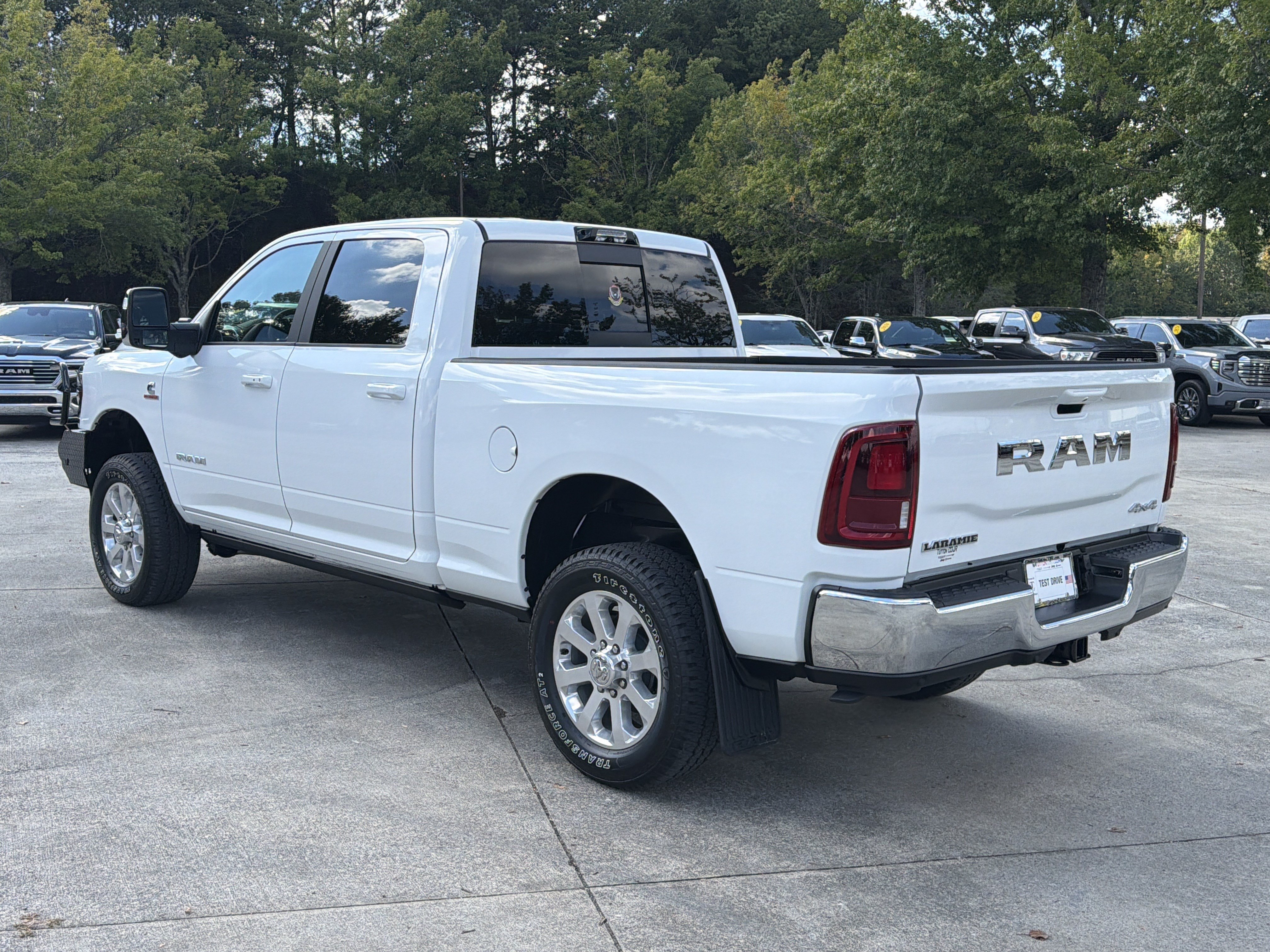 Used 2026 RAM 2500 Laramie AWD/4WD image 5