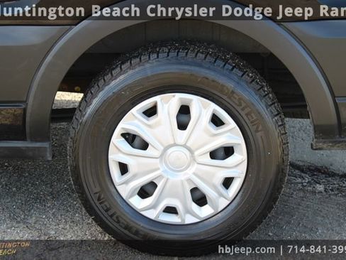 Used 2023 Ford Transit 350 XLT image 9