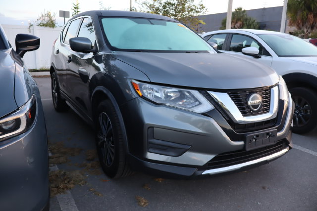Used 2018 Nissan Rogue S AWD/4WD image 1