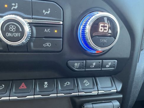 Used 2021 GMC Sierra 2500 AT4 w/ AT4 Preferred Package image 25