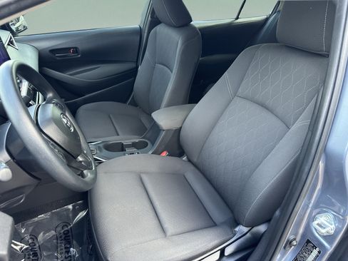 Used 2025 Toyota Corolla LE FWD image 18