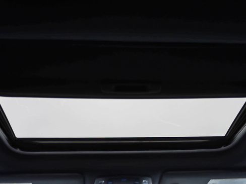 Used 2022 Toyota Sienna XSE image 15