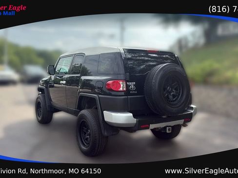 Used 2008 Toyota FJ Cruiser 2WD w/ Convenience Pkg image 4