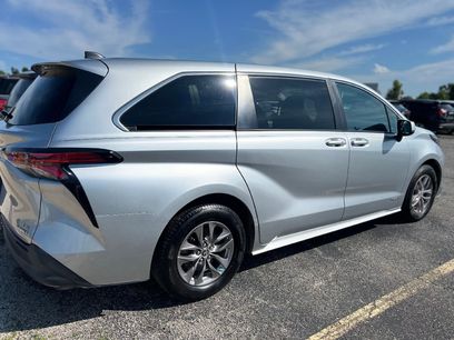 Used 2021 Toyota Sienna LE