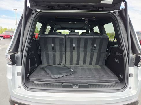 New 2026 Jeep Grand Wagoneer Limited AWD/4WD image 16
