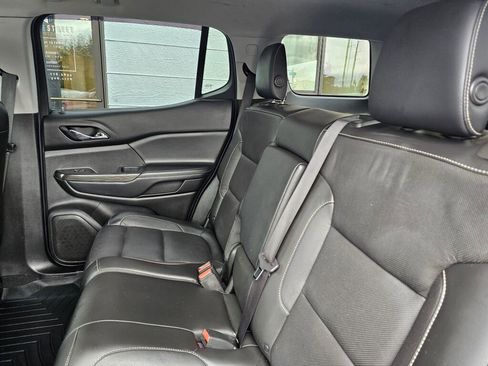 Used 2017 GMC Acadia SLT image 16