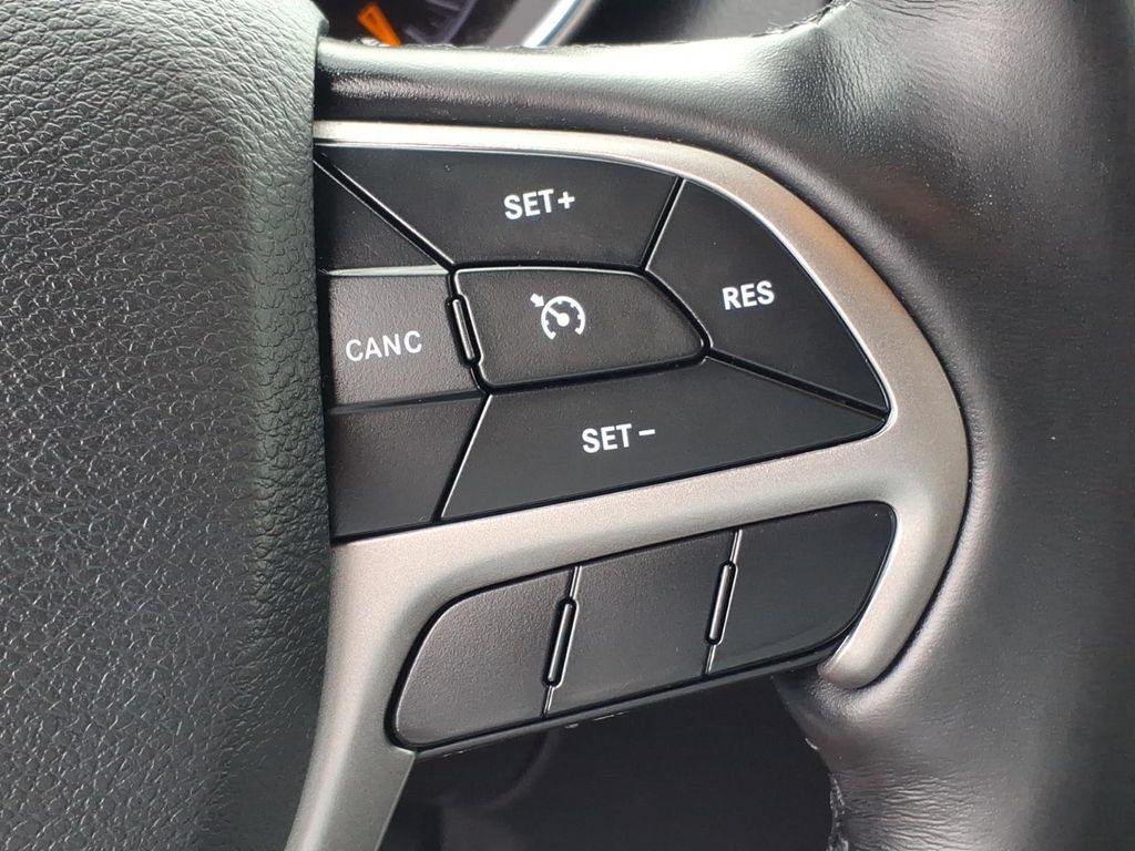 Used 2021 Jeep Grand Cherokee Limited AWD/4WD image 11