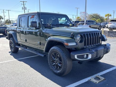 Used 2023 Jeep Gladiator Sport image 7